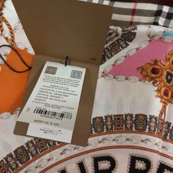 Burberry Silk scarf - Picture 4 of 5